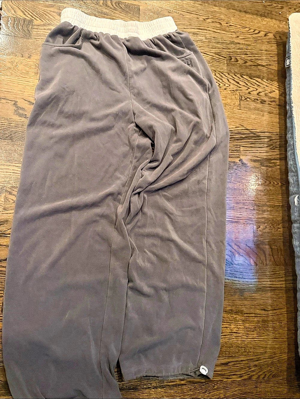Gold hinge Jogger Pants in Gray